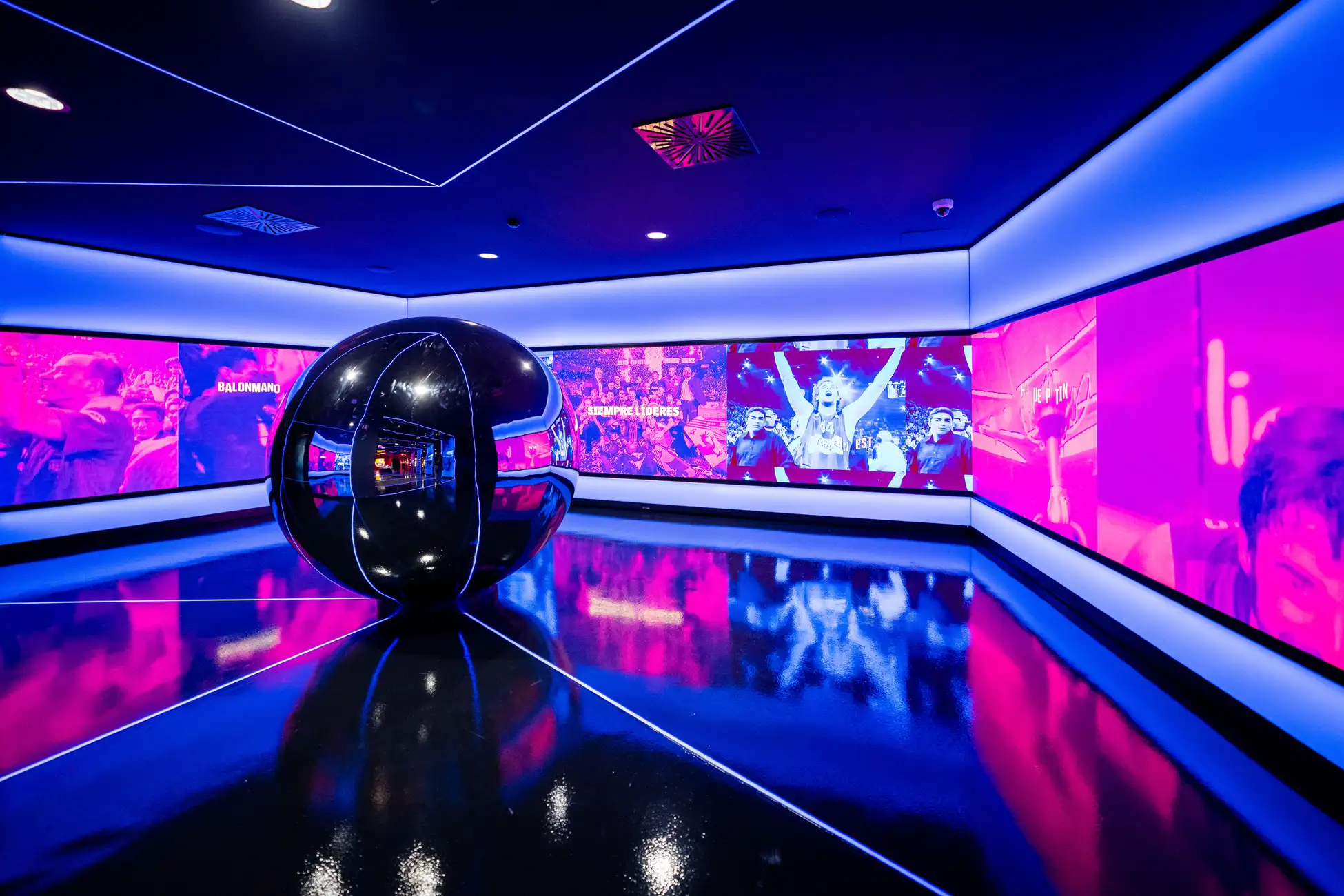 Barcelona: FC Barcelona Museum 